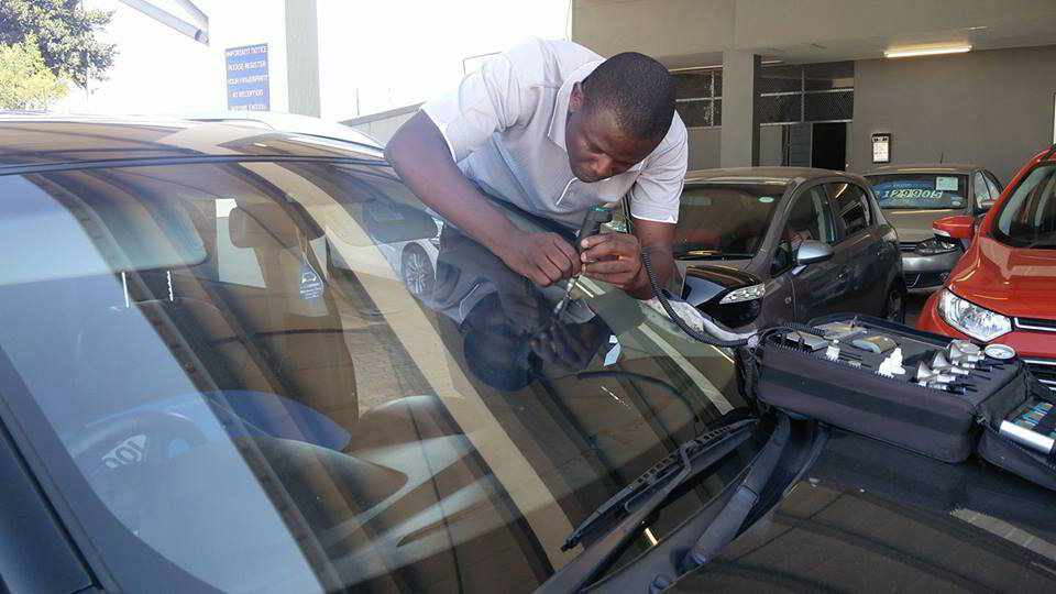 Car Glass and Windscreen Fitting